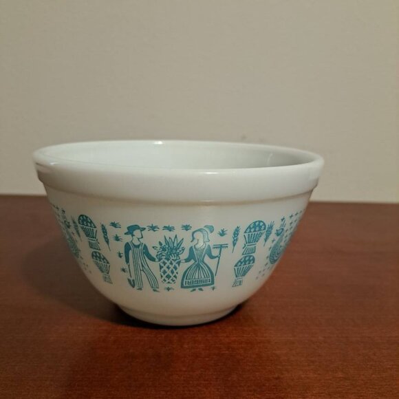 Pyrex Vintage 401 Amish Butterprint 1 1/2 Pint Round Mixing Serving Bowl - Picture 1 of 6
